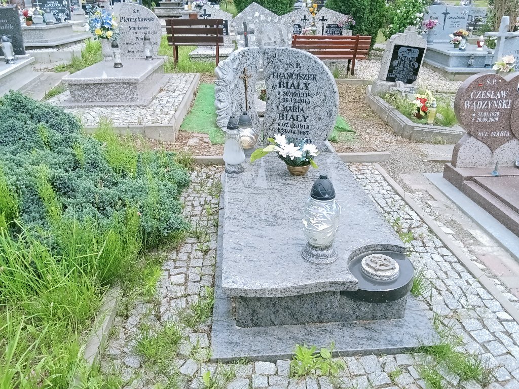 Grób Maria Biała