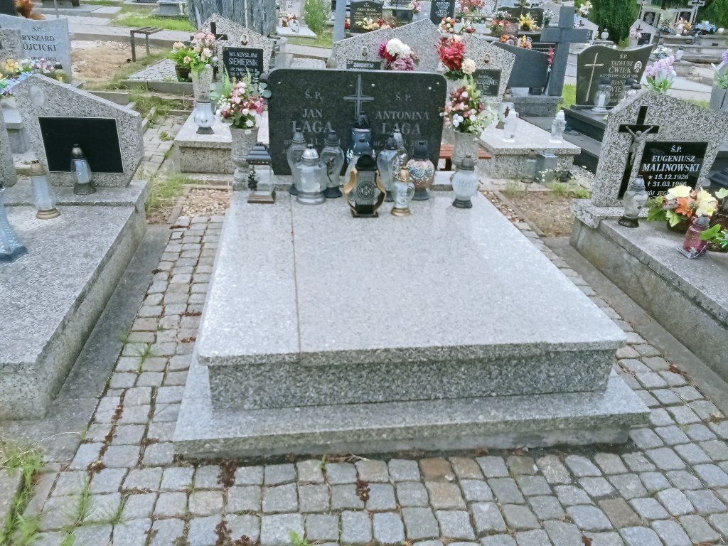 Grób Antonina Laga