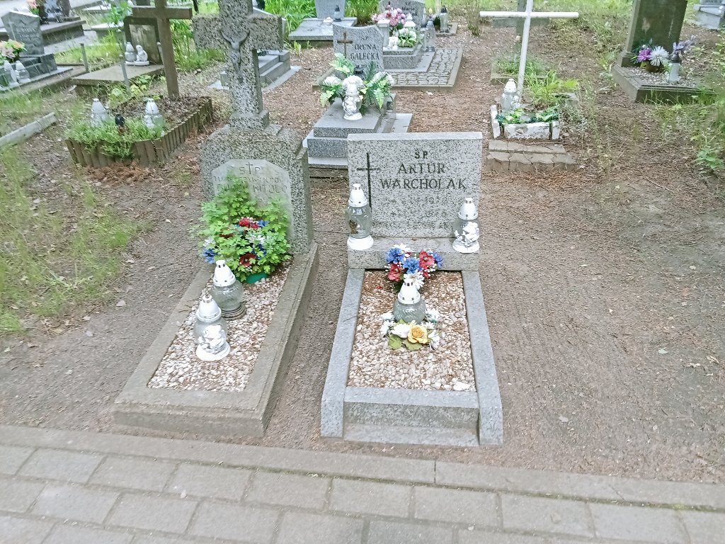 Grób Artur Warcholak