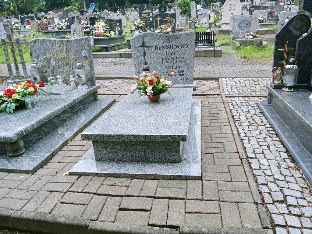 Grób Emilia Denisiewicz