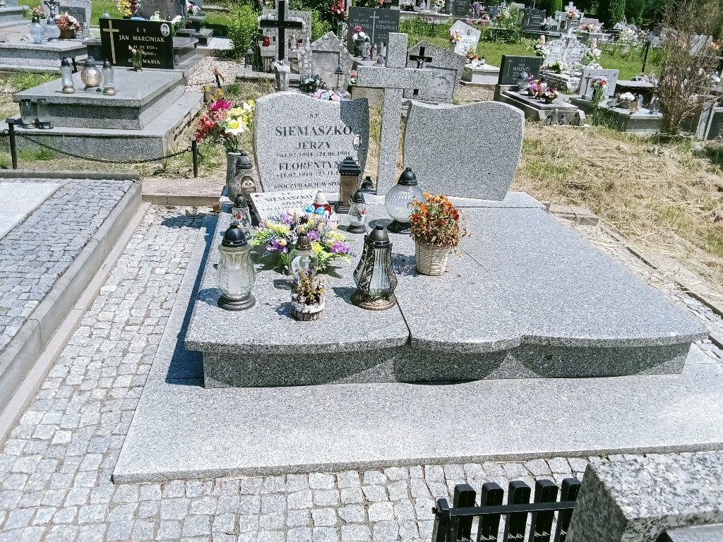 Grób Jerzy Siemaszko