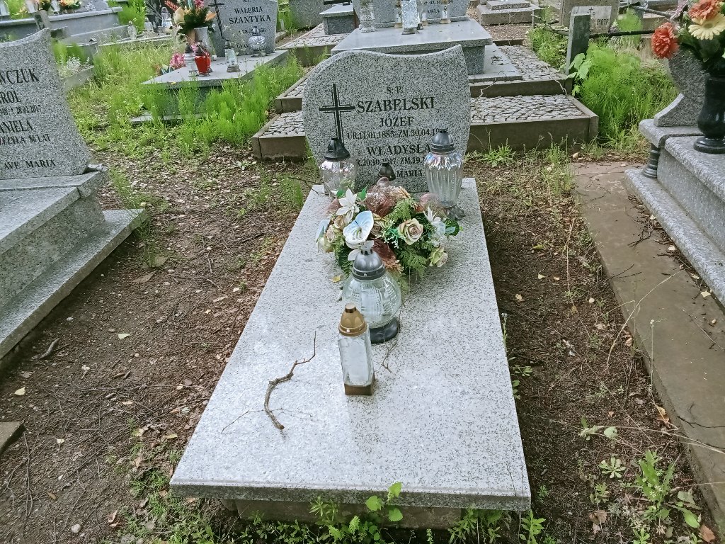 Grób Józef Szabelski