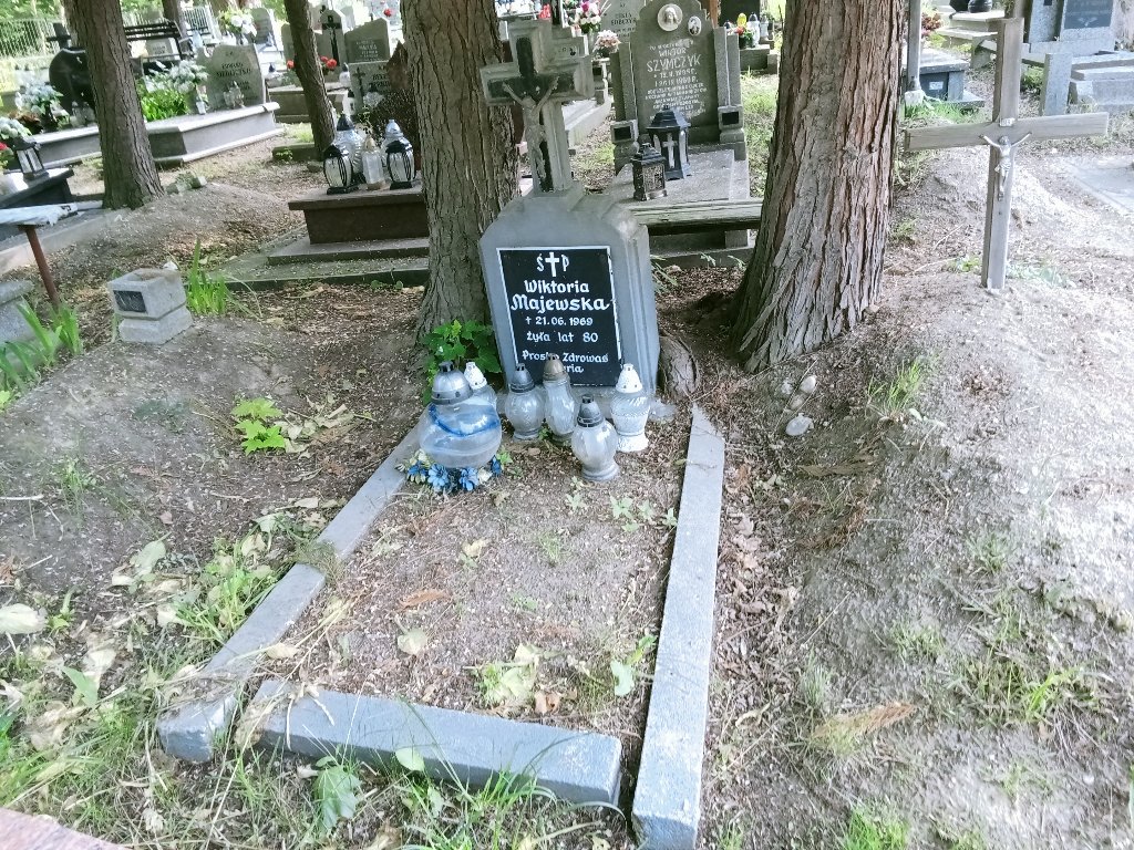 Grób Wiktoria Majewska
