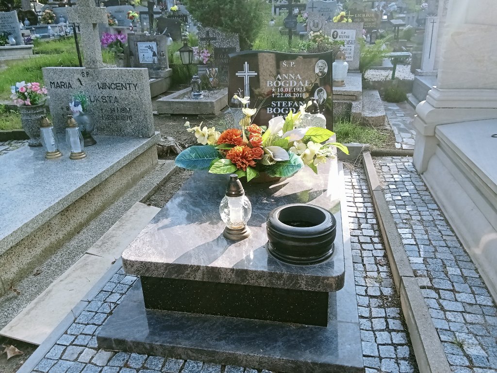 Grób Stefan Bogdał