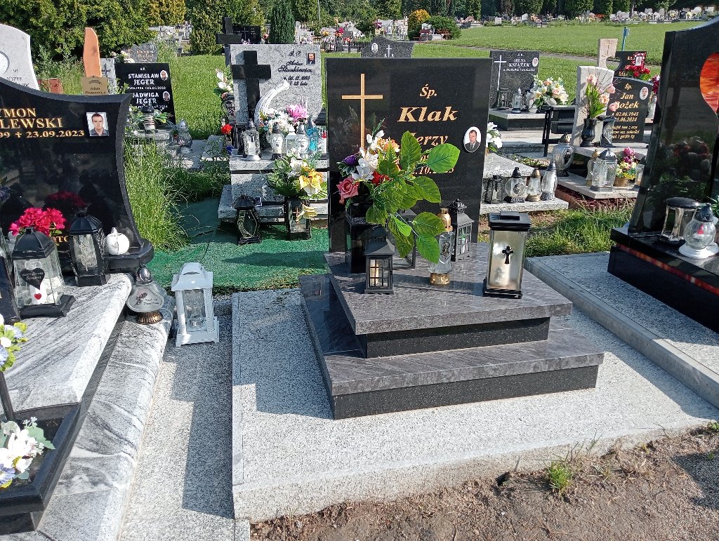Grób JERZY KLAK
