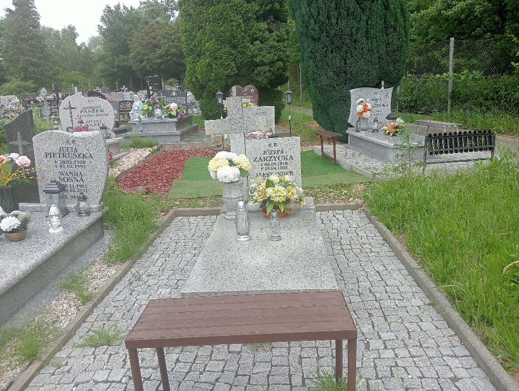 Grób Aleksander Buraś