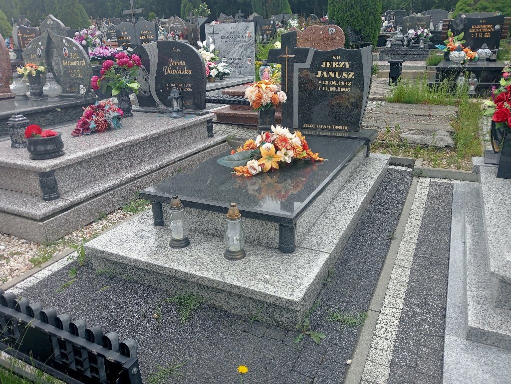 Grób Jerzy Janusz