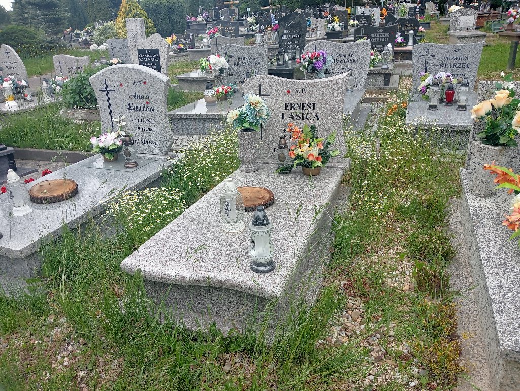 Grób Ernest Łasica
